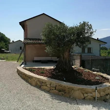 Puri Nella Valle Dei Laghi Apartment