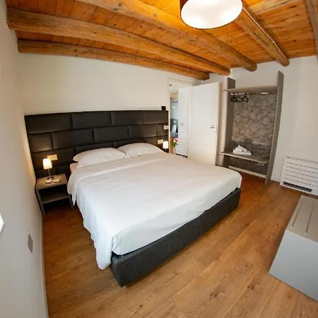 Puri Nella Valle Dei Laghi Apartment *