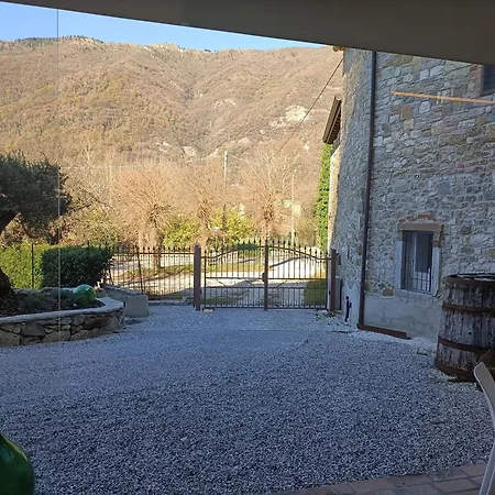 Puri Nella Valle Dei Laghi